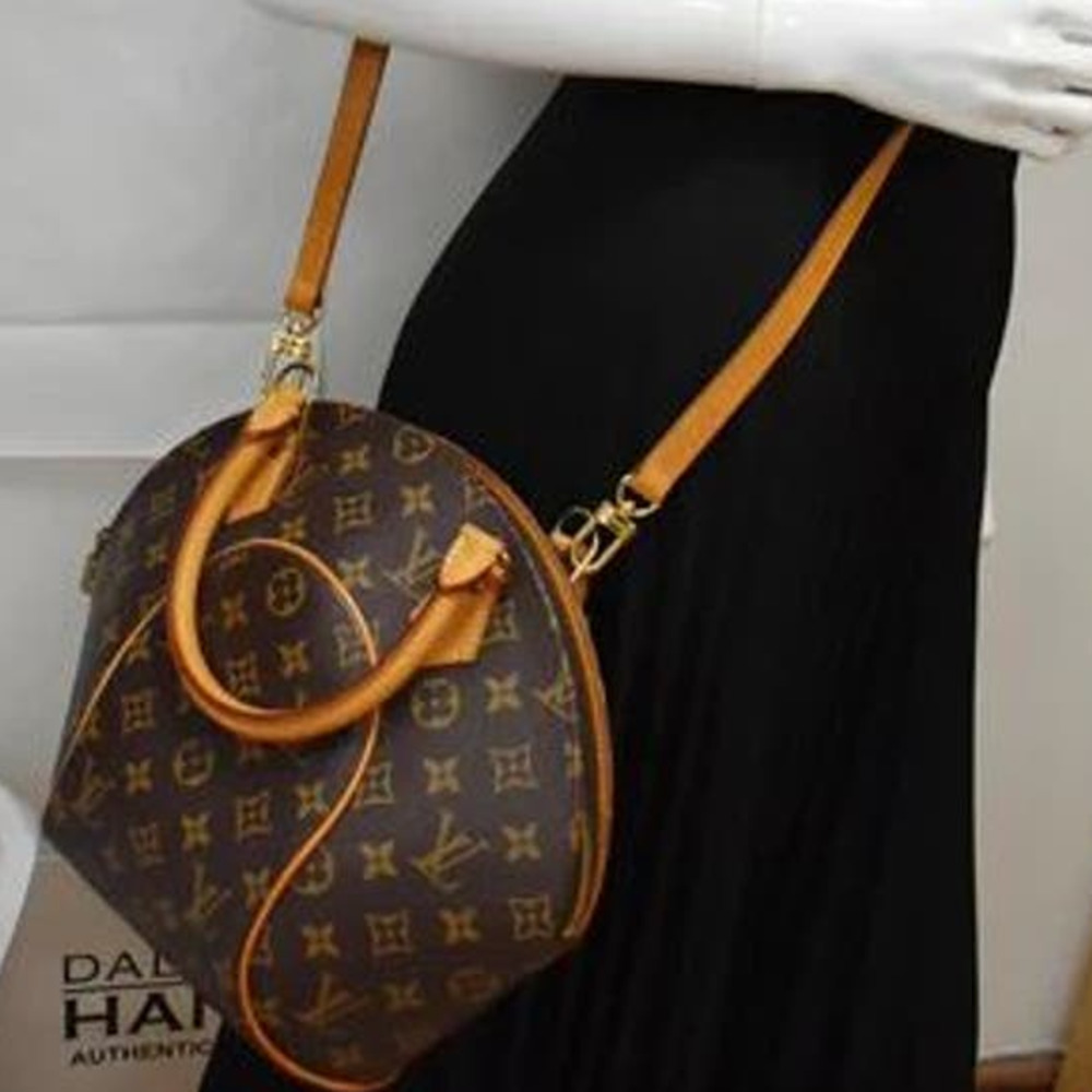 💎✨AUTHENTIC✨💎Louis Vuitton Hand Bag w/ LOCK & Strap!